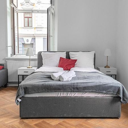 Classy 2Br Apt. W/ Exclusive Location Near Akh Wien Eksteriør billede
